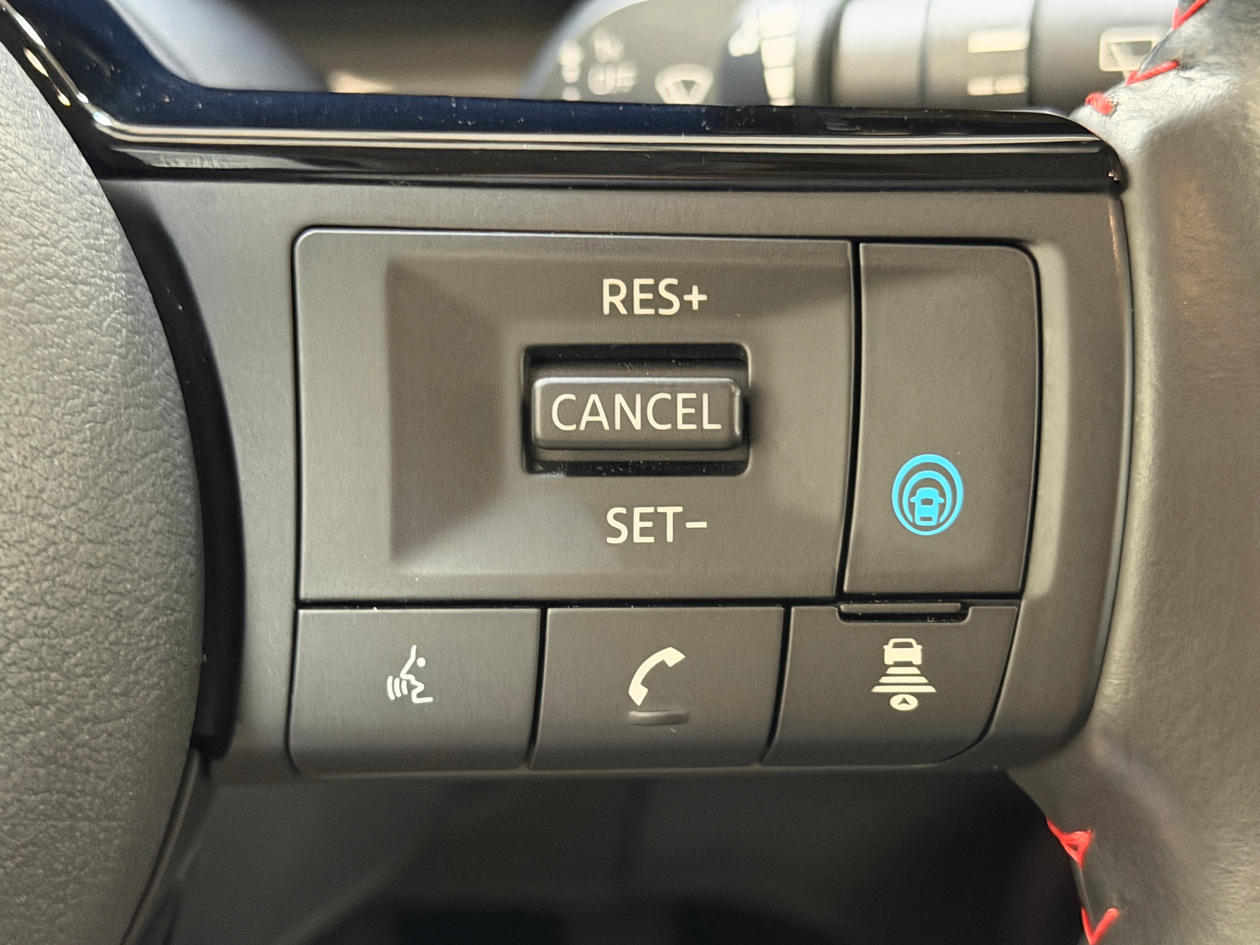 2026 Nissan KICKS SR - Photo 11