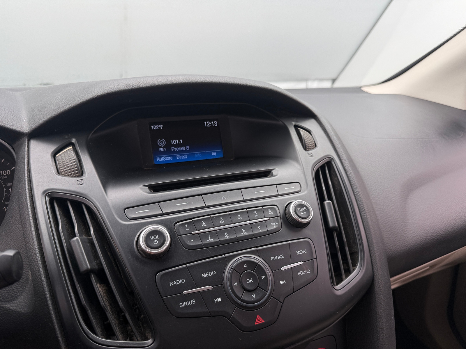 Thumbnail: 2015 Ford Focus - 4