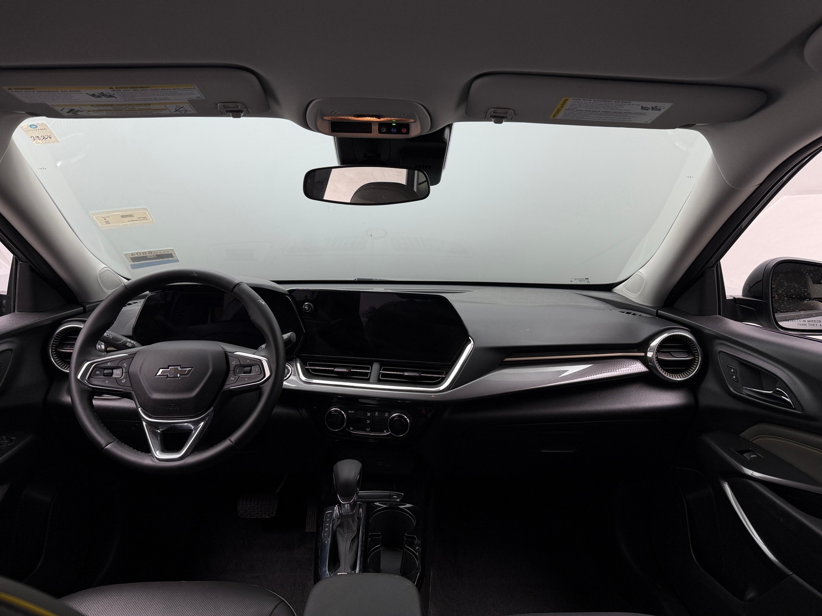 Thumbnail: 2025 Chevrolet Trax - 2