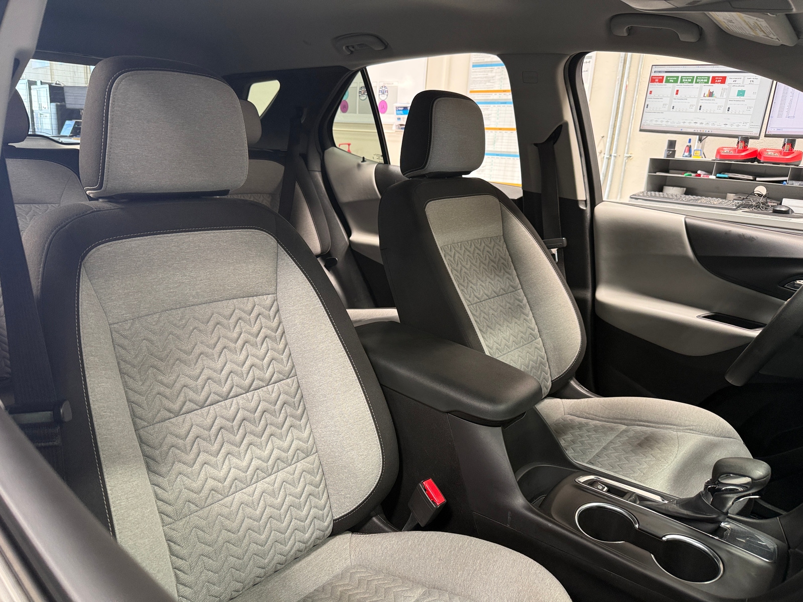 Thumbnail: 2022 Chevrolet Equinox - 2