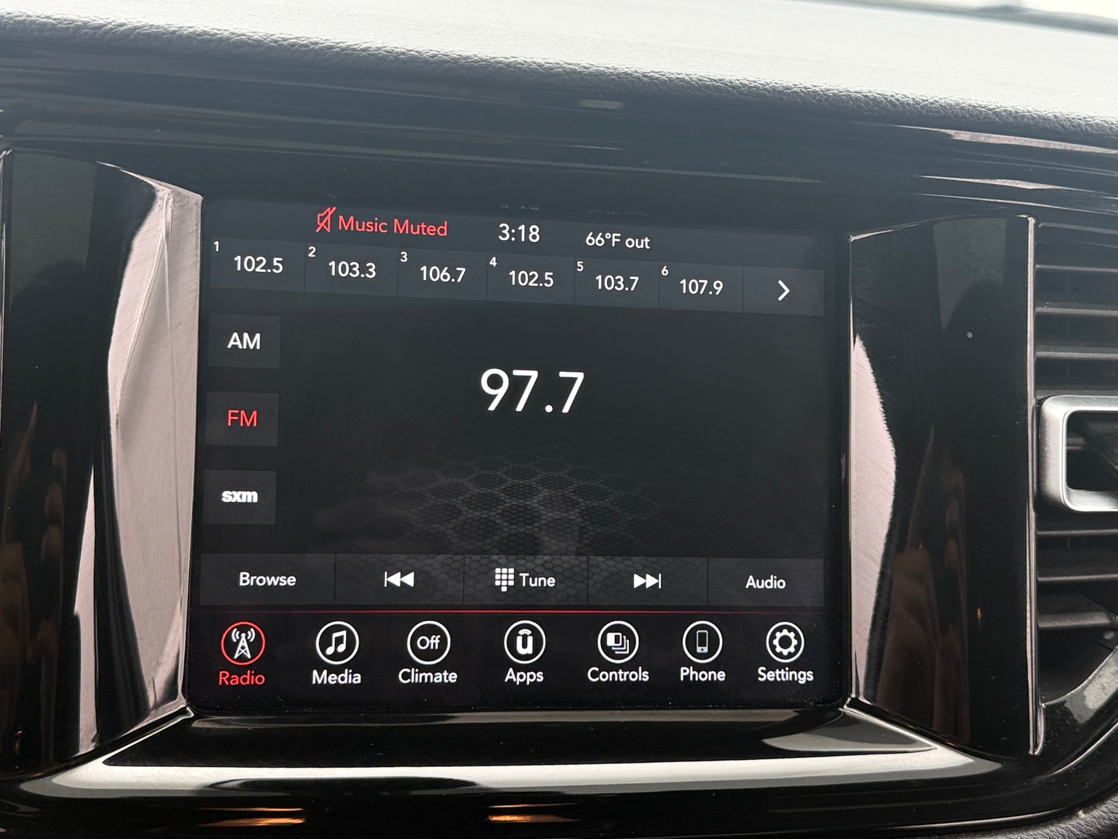 Thumbnail: 2022 Dodge Durango - 4