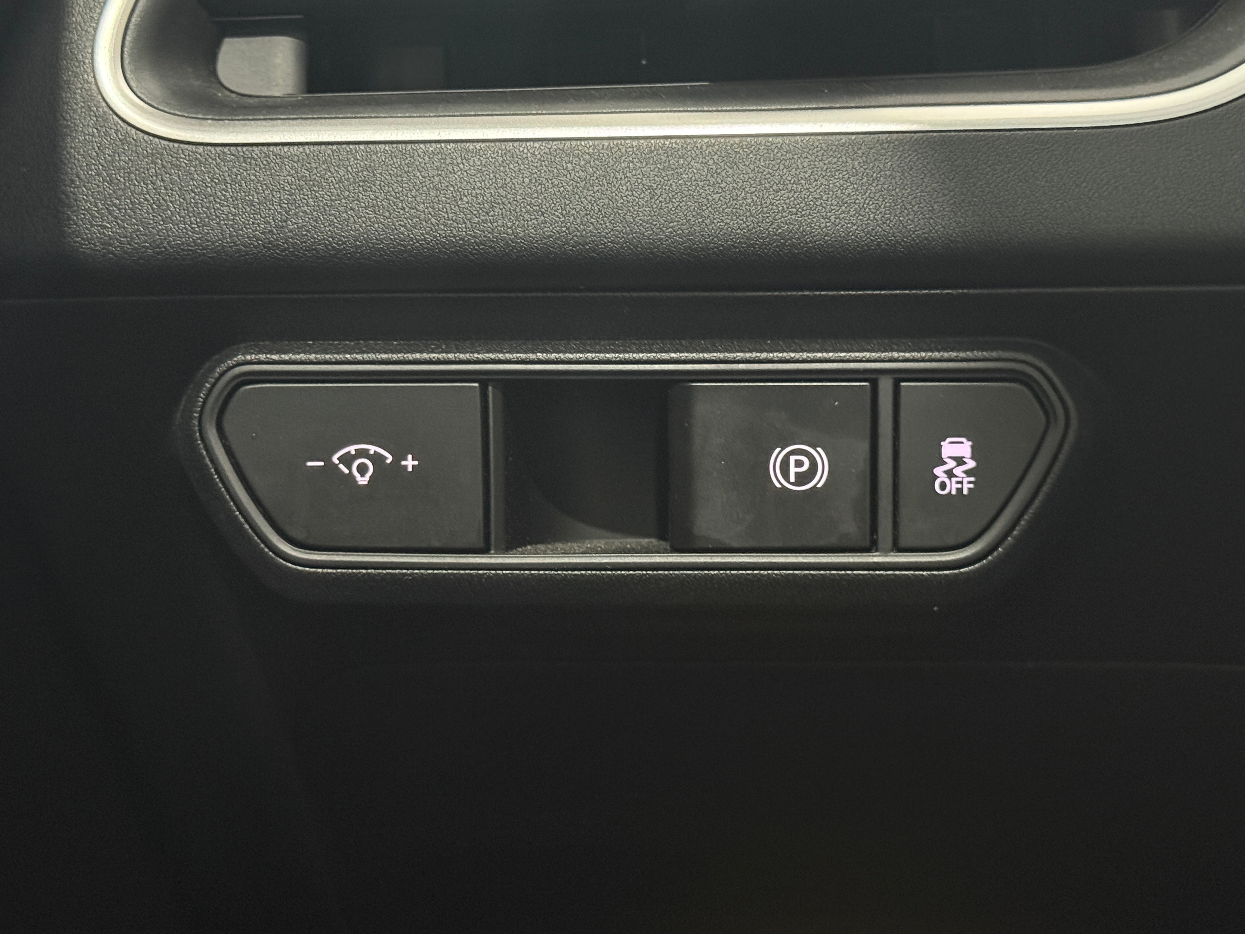 2025 Kia K4 LXS - Photo 12