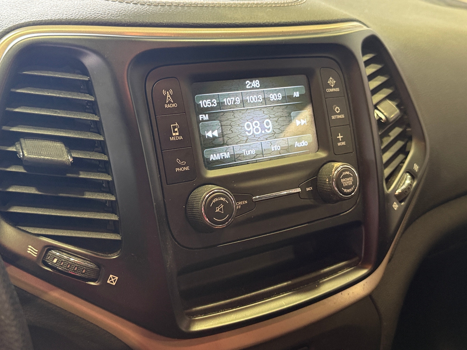Thumbnail: 2017 Jeep Cherokee - 4