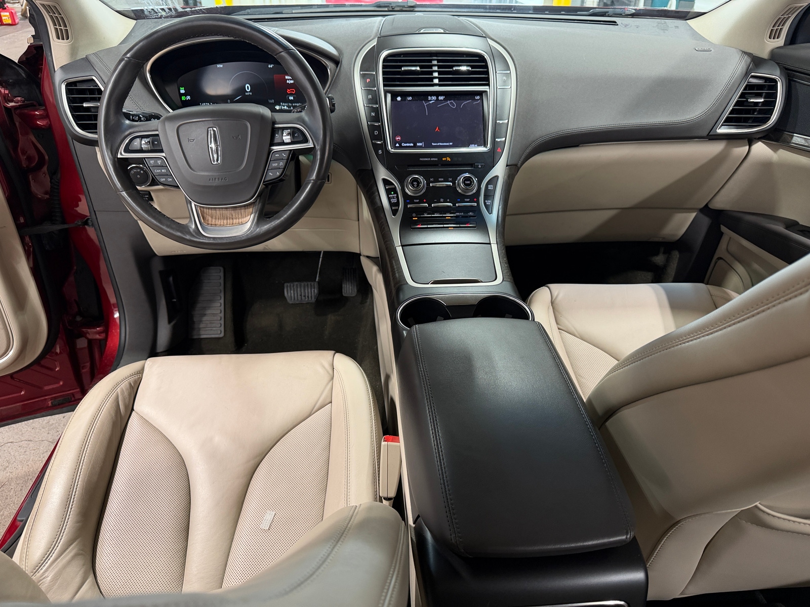 Thumbnail: 2019 Lincoln Nautilus - 2