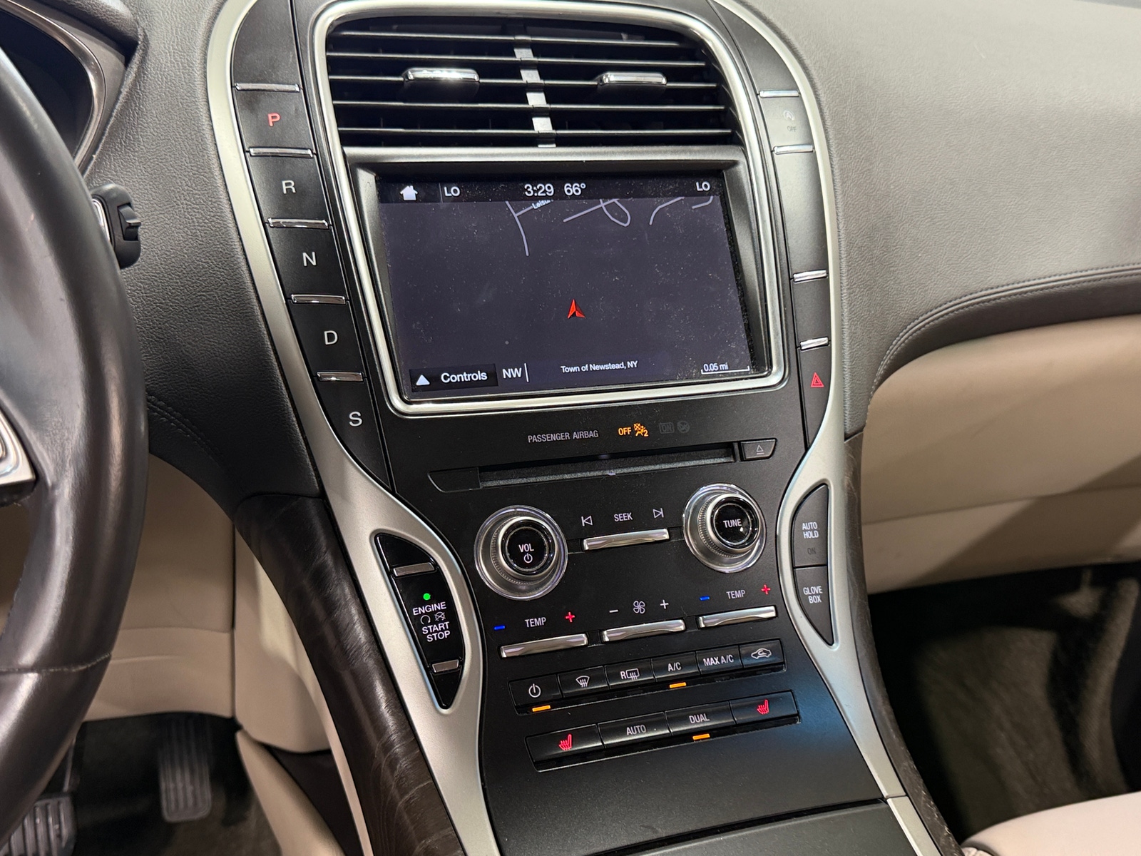 Thumbnail: 2019 Lincoln Nautilus - 3