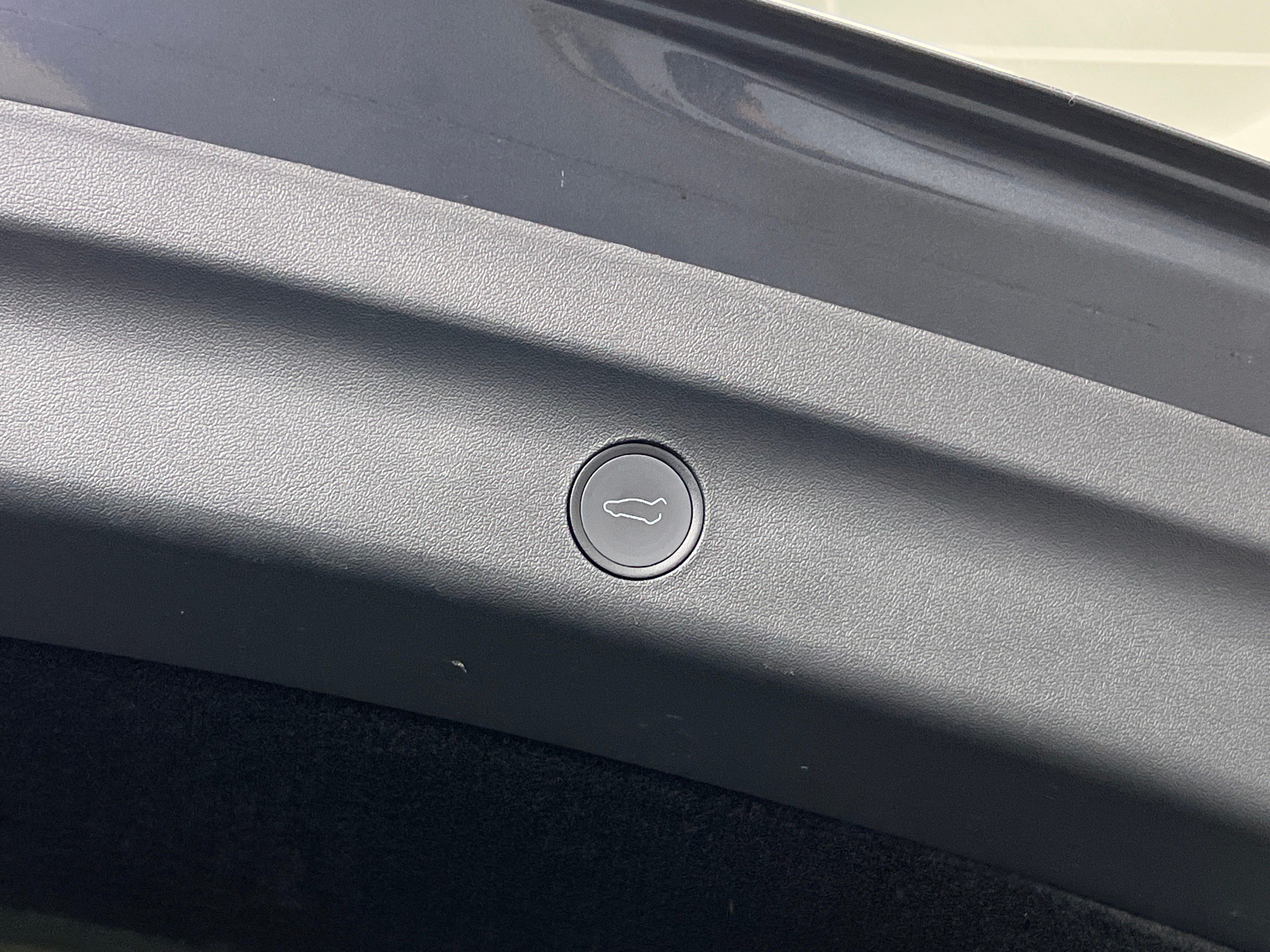 Used 2022 Tesla Model Y Long Range with VIN 7SAYGAEE4NF398463 for sale in Auburn, WA