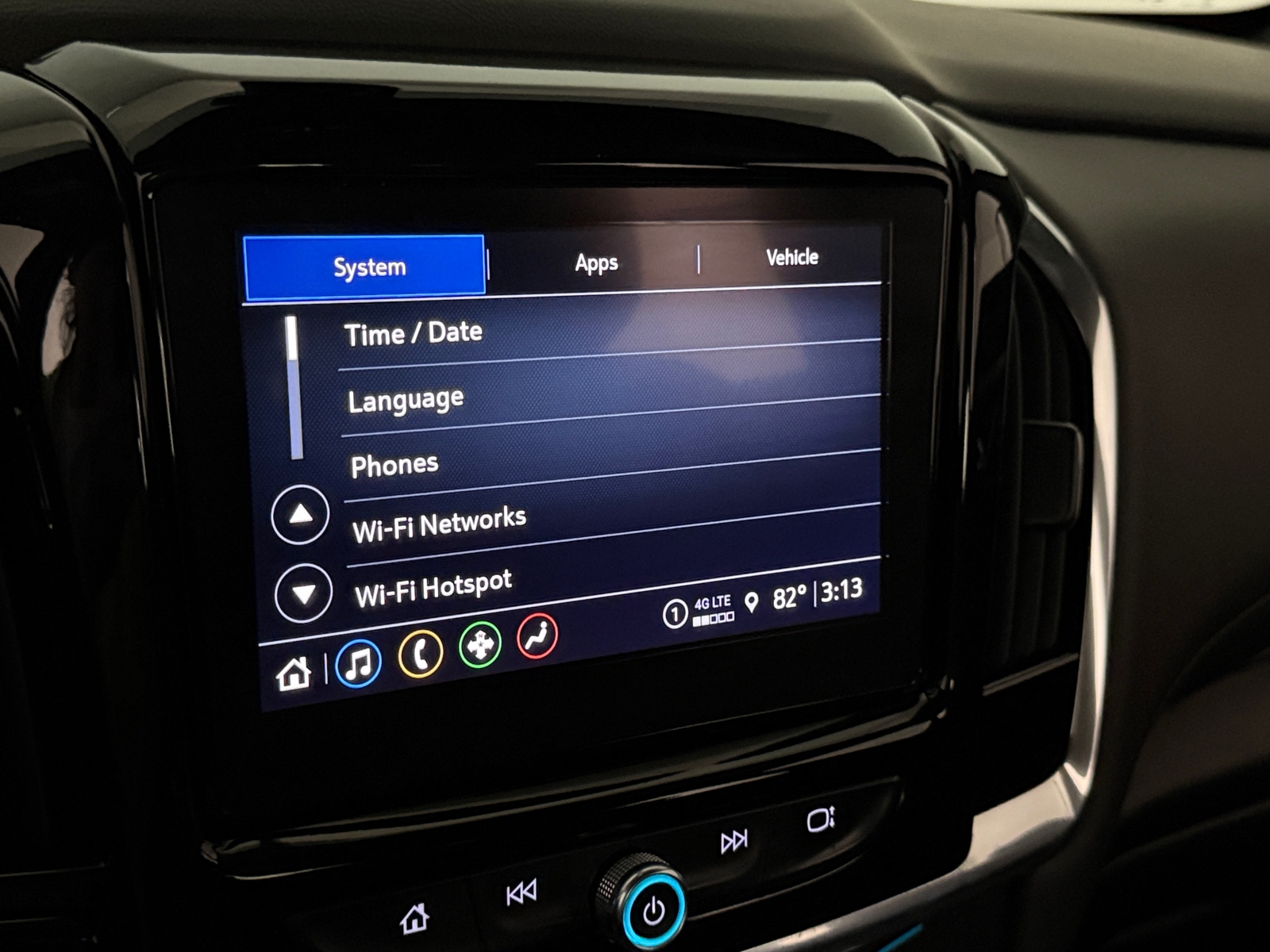 Thumbnail: 2023 Chevrolet Traverse - 4