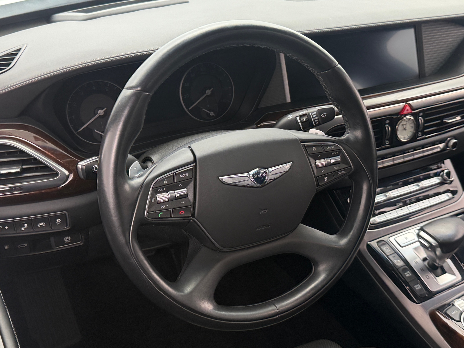 Thumbnail: 2019 Genesis G90 - 4