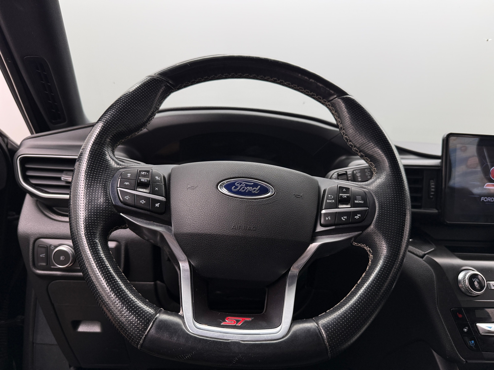 Thumbnail: 2020 Ford Explorer - 4