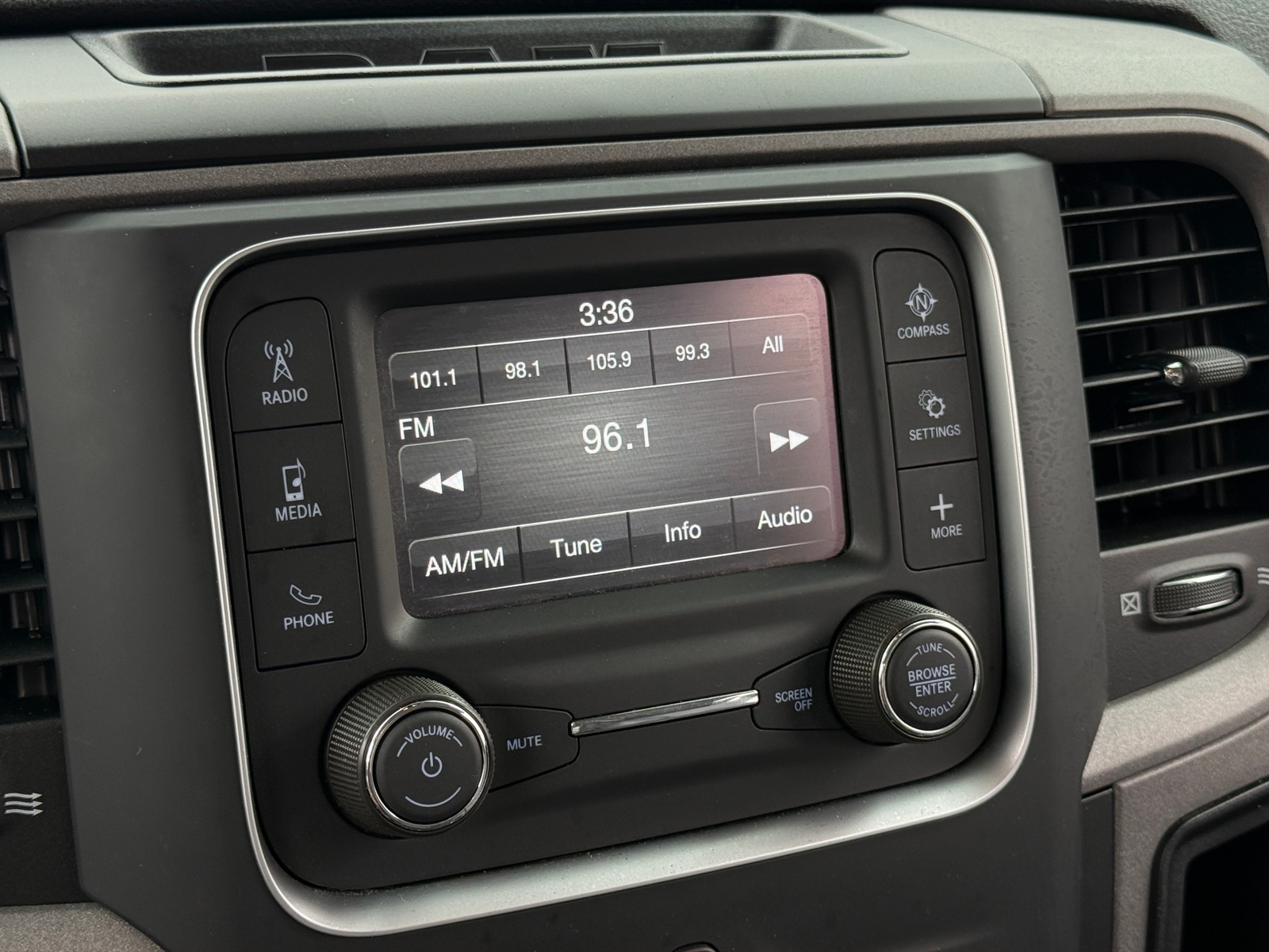 Thumbnail: 2024 RAM 1500 Classic - 4