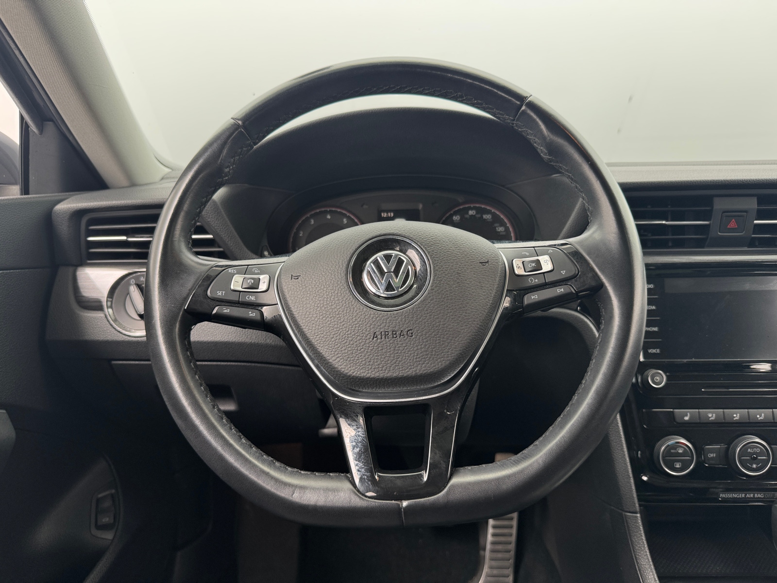 Thumbnail: 2020 Volkswagen Passat - 4