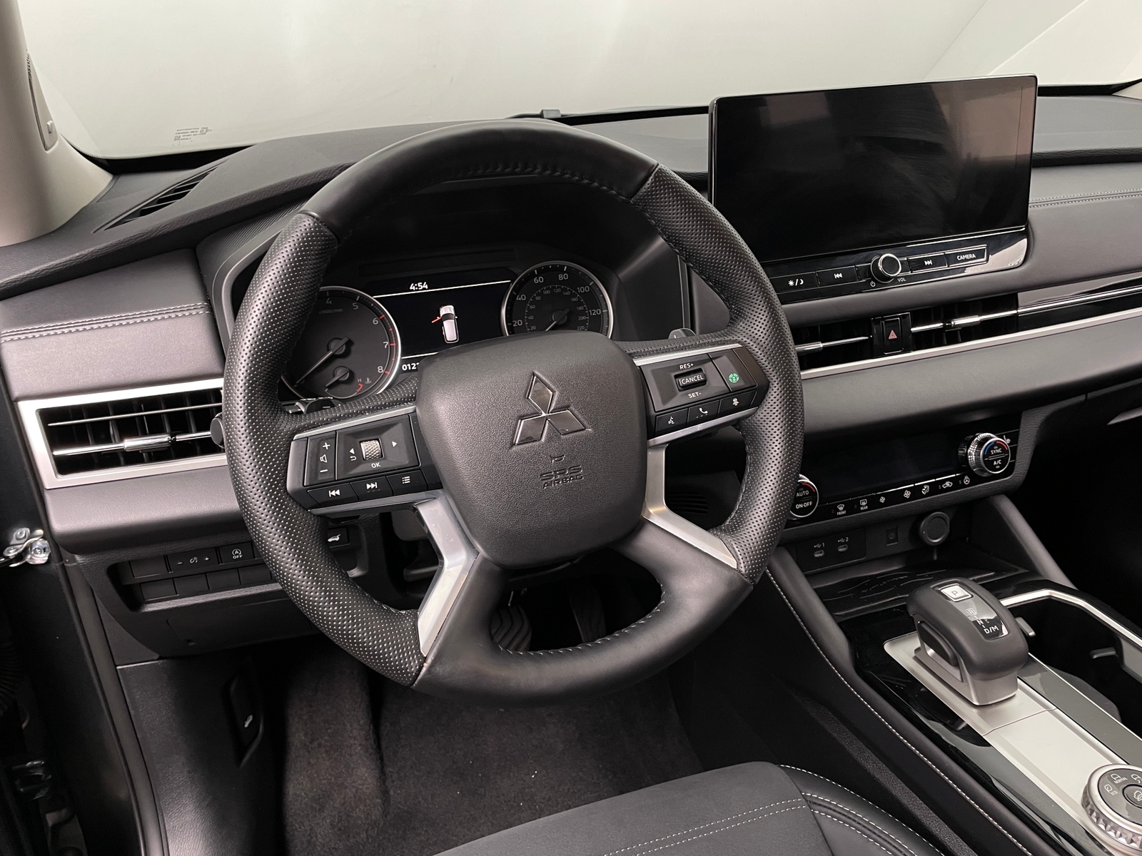 Thumbnail: 2026 Mitsubishi Outlander - 4