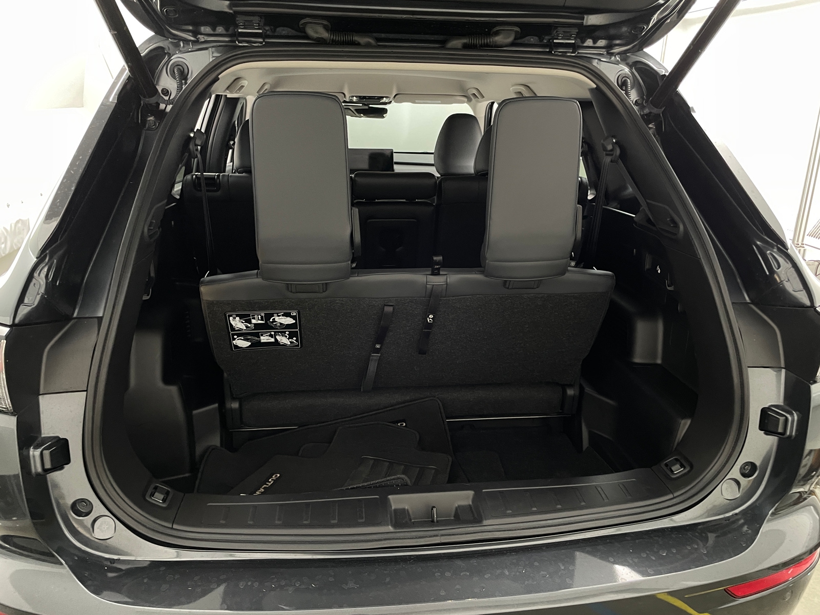 Thumbnail: 2026 Mitsubishi Outlander - 6