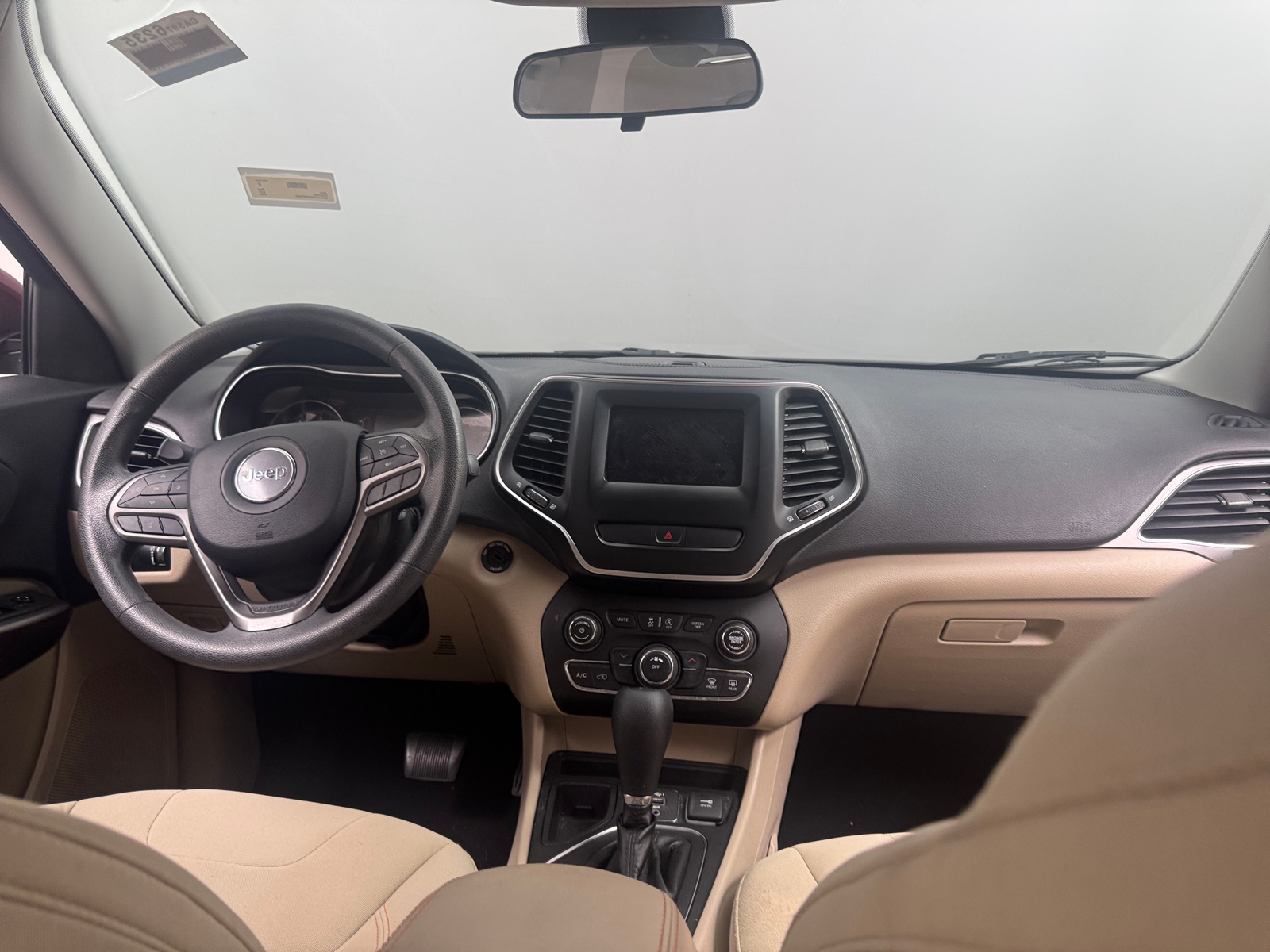 Thumbnail: 2020 Jeep Cherokee - 3