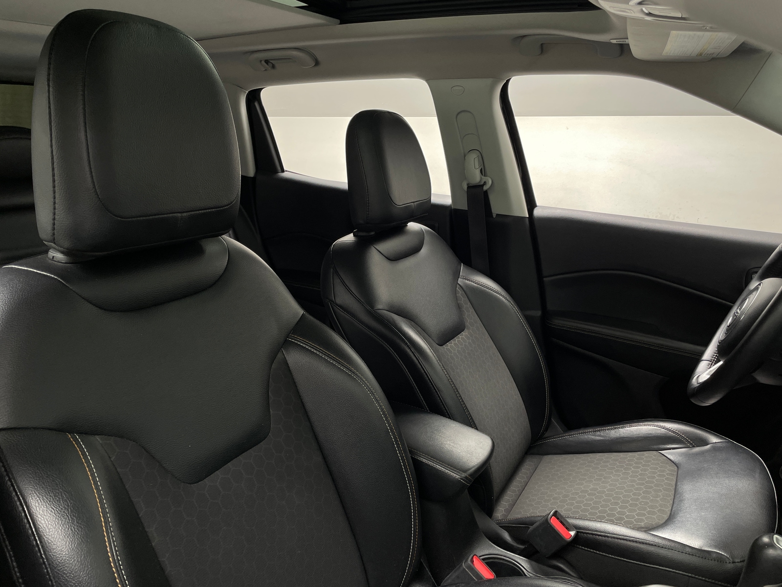 Thumbnail: 2017 Jeep Compass - 2