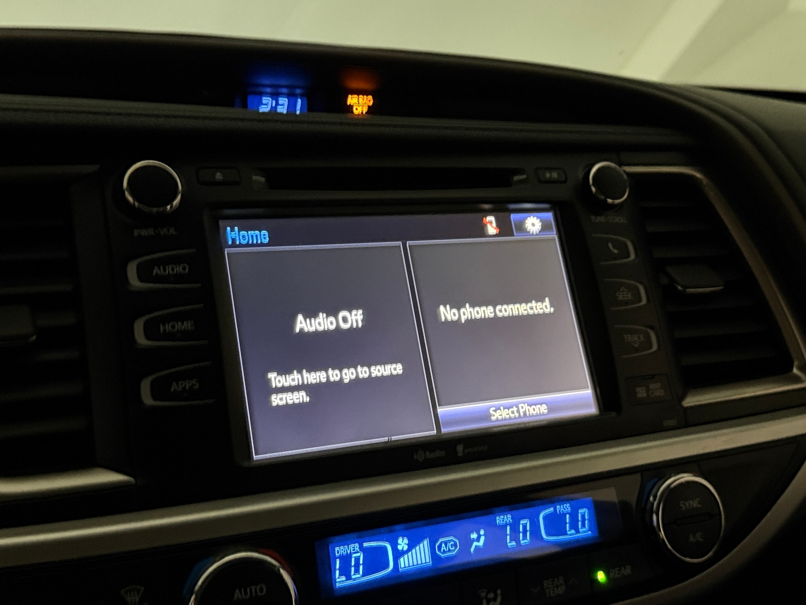 Thumbnail: 2015 Toyota Highlander - 3
