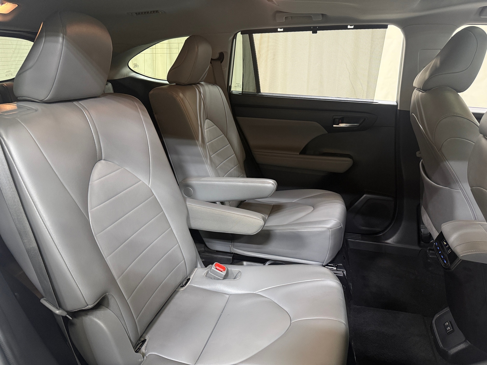 Thumbnail: 2021 Toyota Highlander - 5