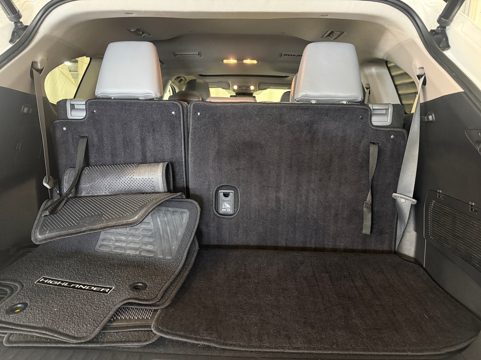Thumbnail: 2021 Toyota Highlander - 6