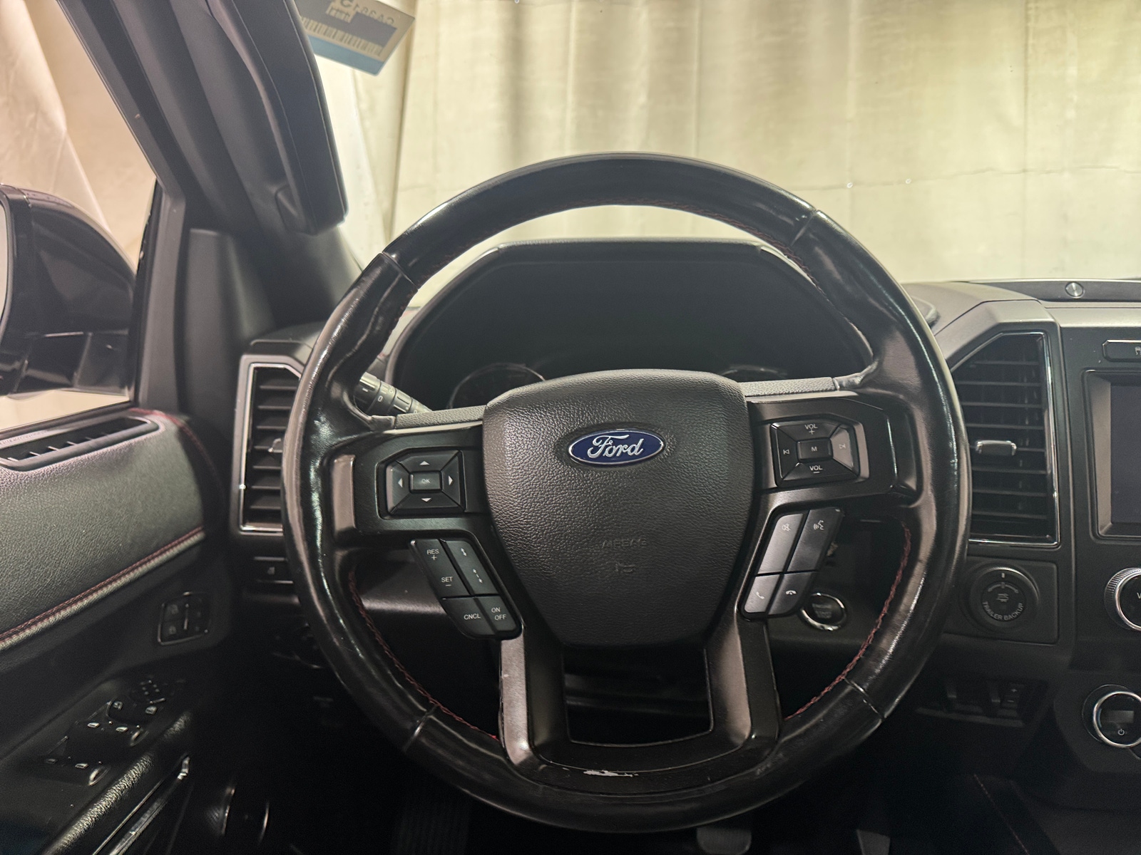 Thumbnail: 2019 Ford Expedition - 4