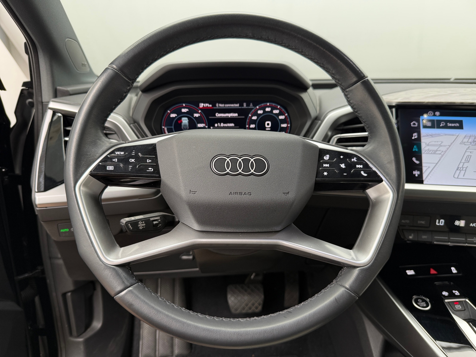 Thumbnail: 2023 Audi Q4 e-tron - 4