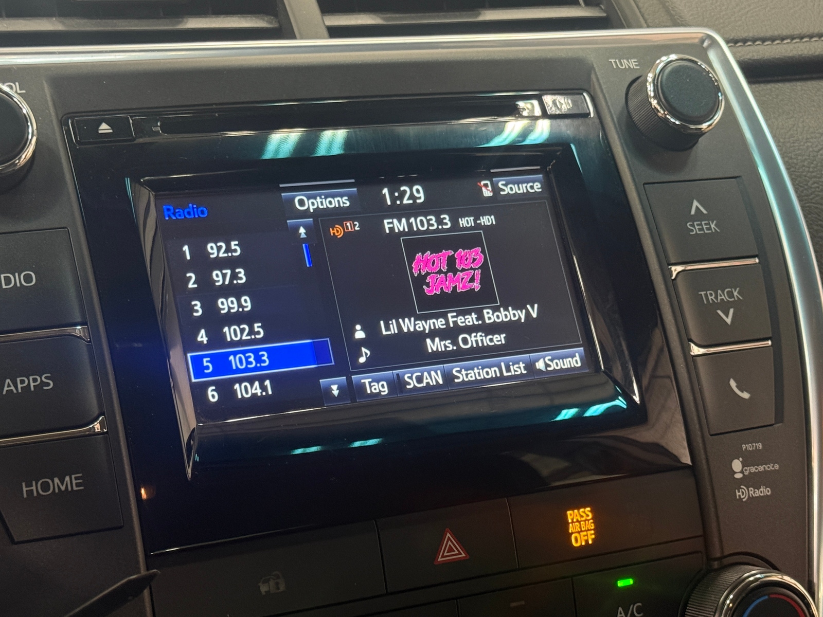 Thumbnail: 2015 Toyota Camry - 4