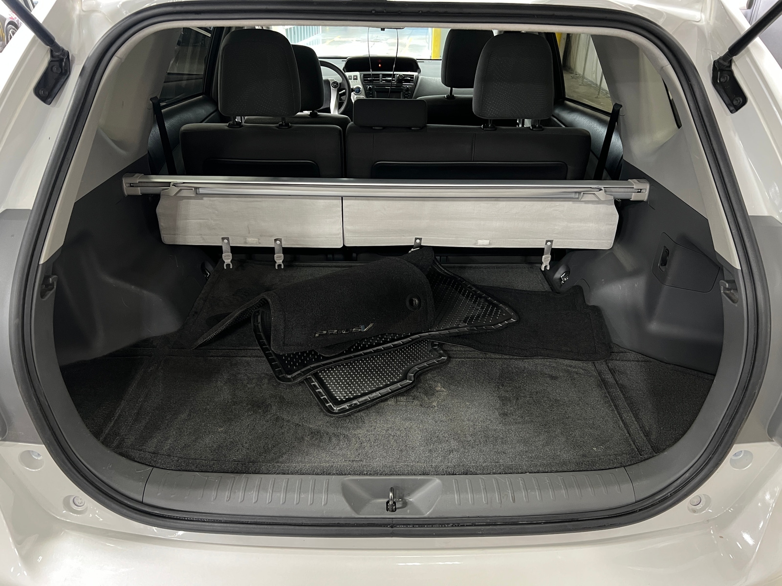 Thumbnail: 2013 Toyota Prius v - 7