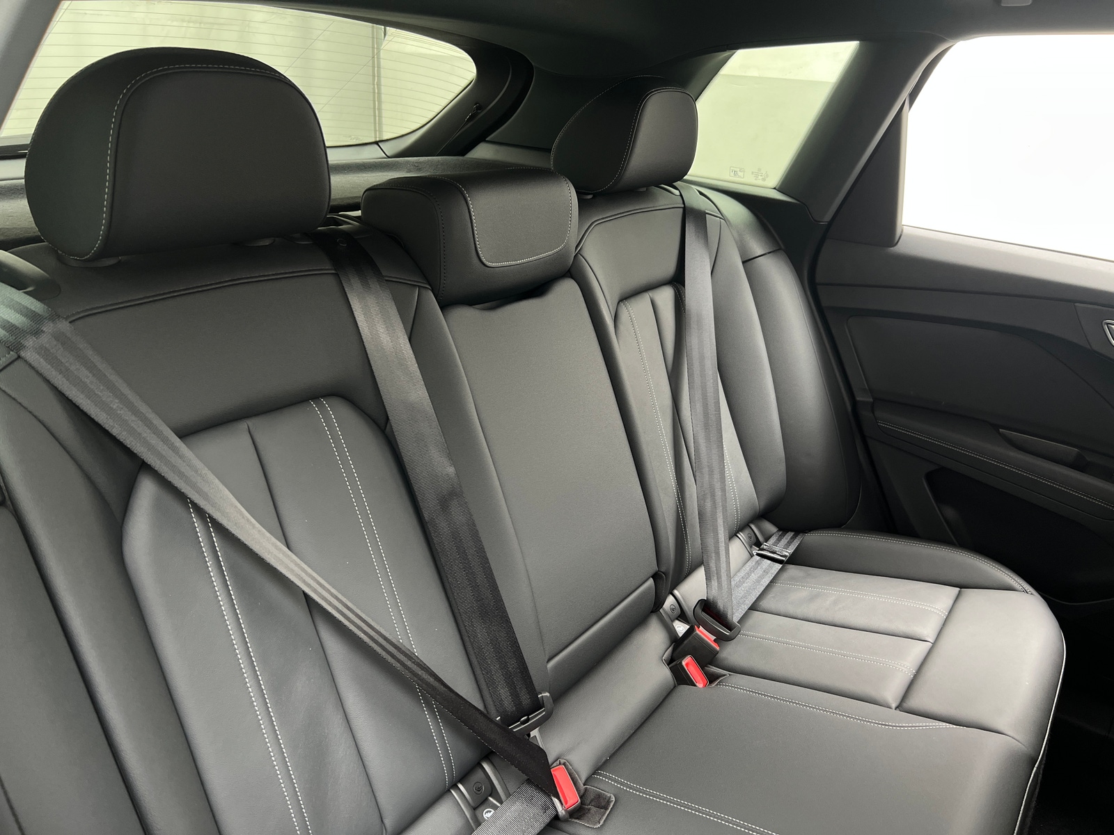 Thumbnail: 2023 Audi Q4 e-tron - 6