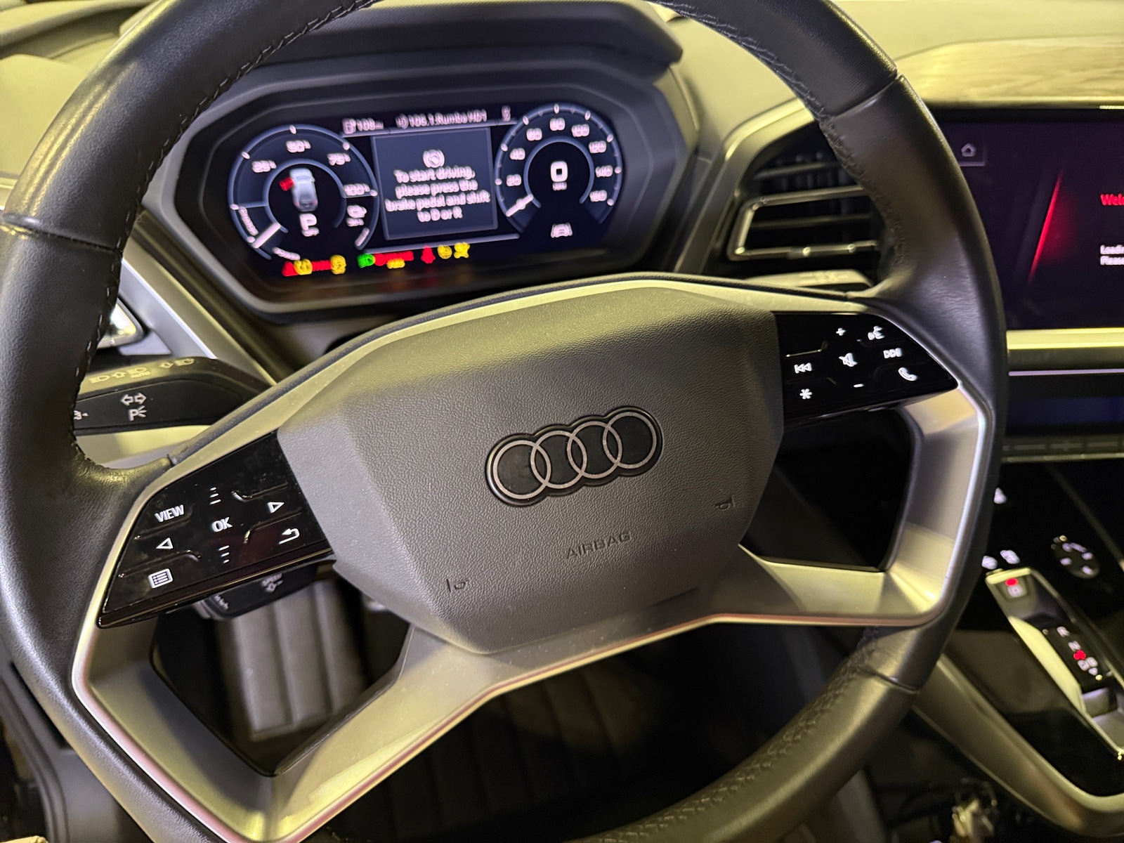 Thumbnail: 2023 Audi Q4 e-tron - 5