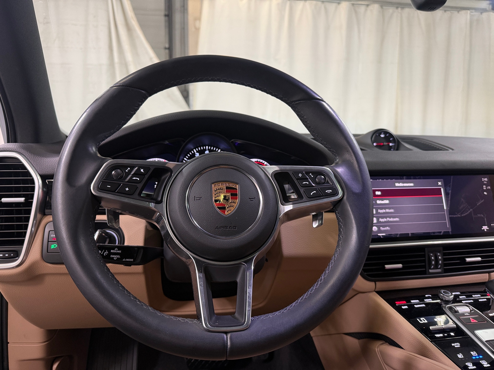 Thumbnail: 2023 Porsche Cayenne - 4