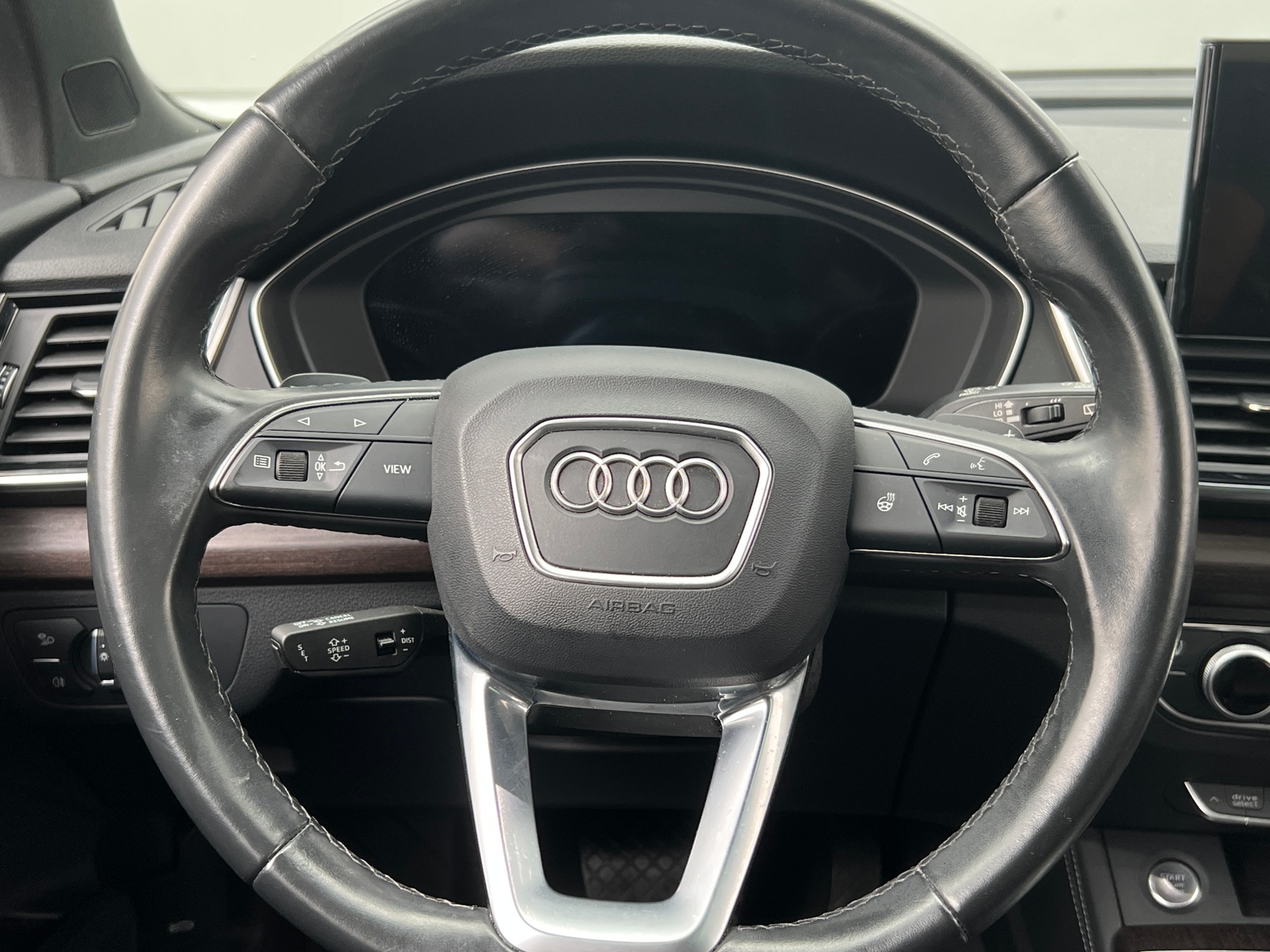 Thumbnail: 2023 Audi Q5 - 4