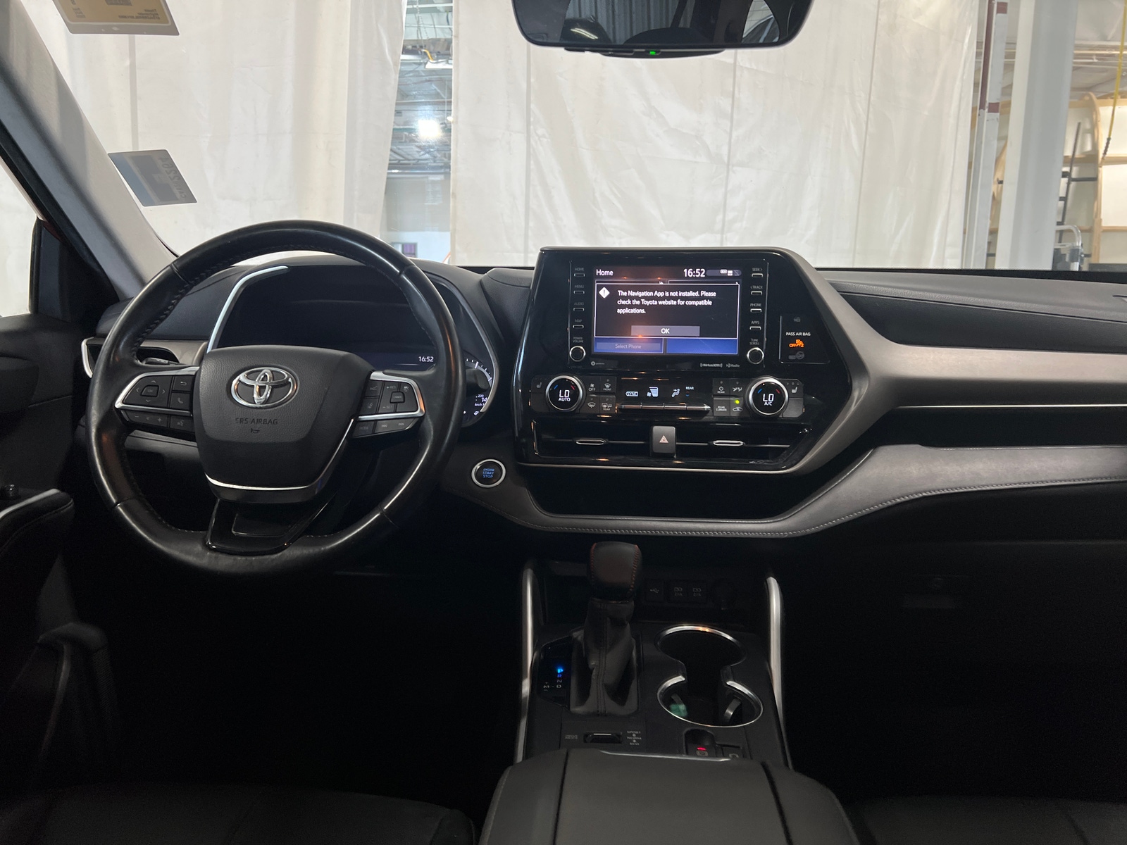 Thumbnail: 2020 Toyota Highlander - 3
