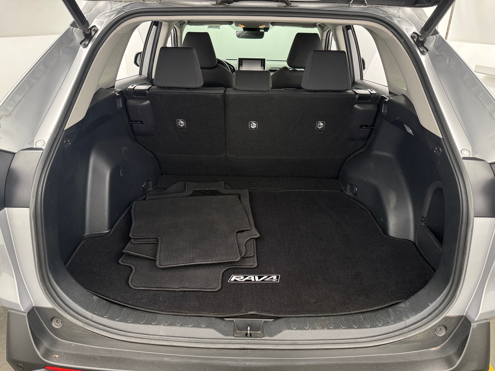 Thumbnail: 2019 Toyota RAV4 - 7