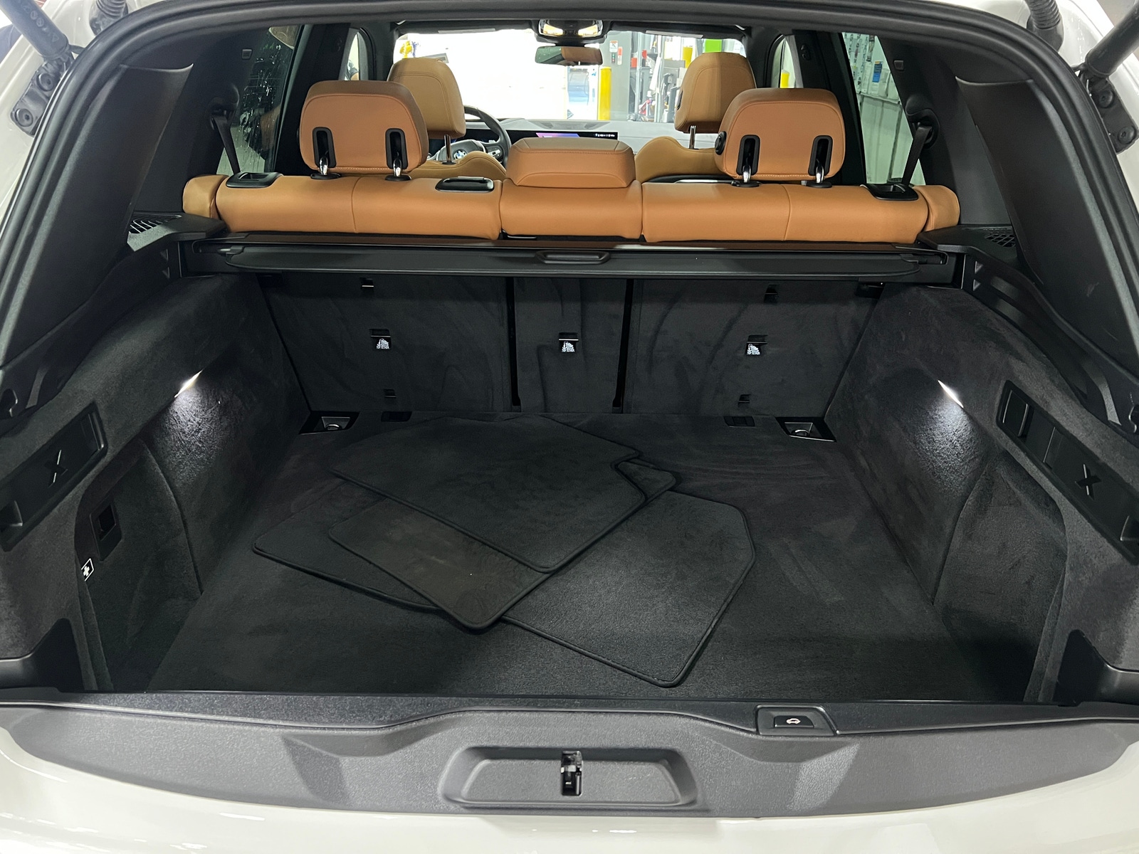 Thumbnail: 2026 BMW X5 - 6