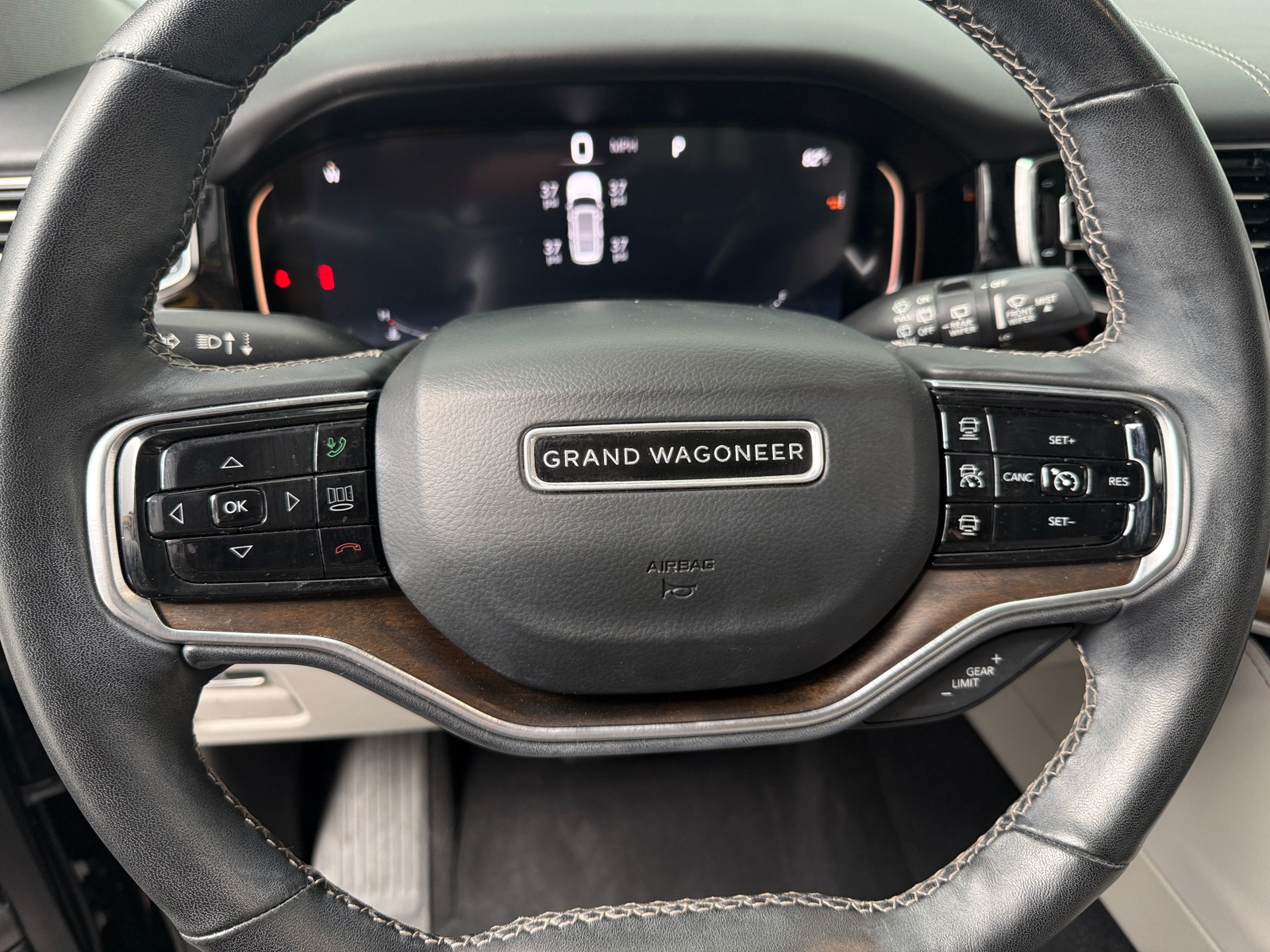 Thumbnail: 2022 Jeep Grand Wagoneer - 4