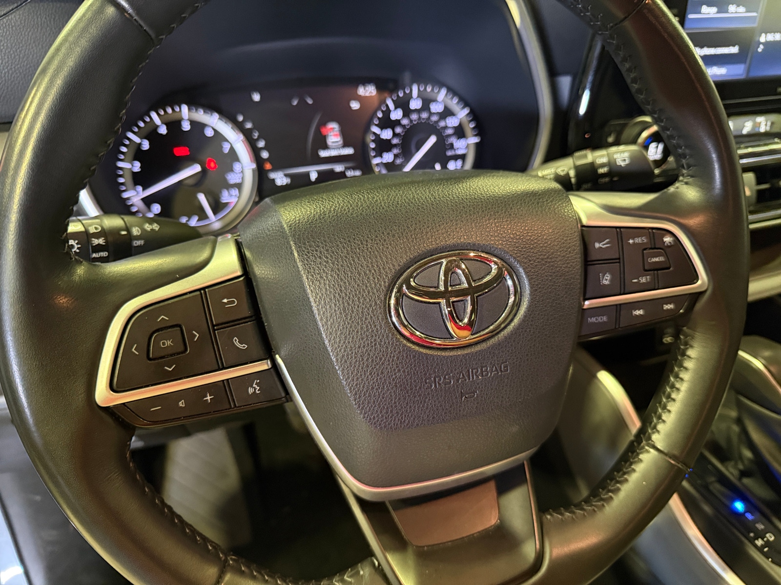 Thumbnail: 2022 Toyota Highlander - 4