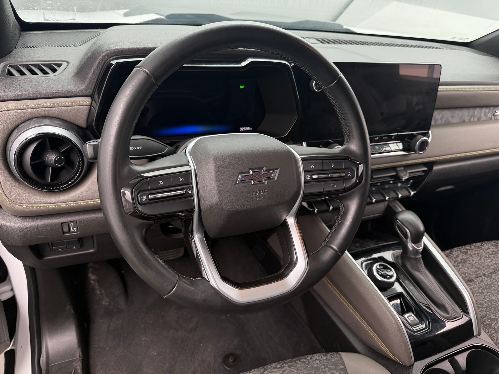 Thumbnail: 2024 Chevrolet Colorado - 4