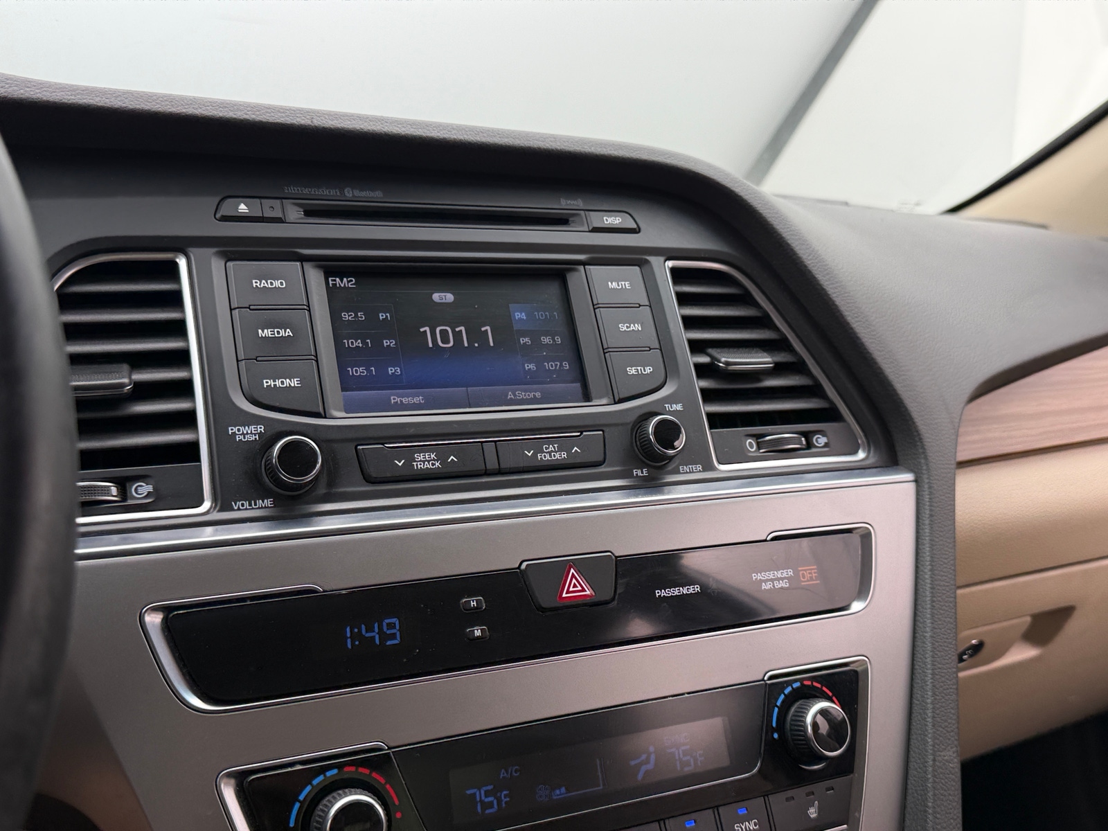 Thumbnail: 2015 Hyundai Sonata - 3