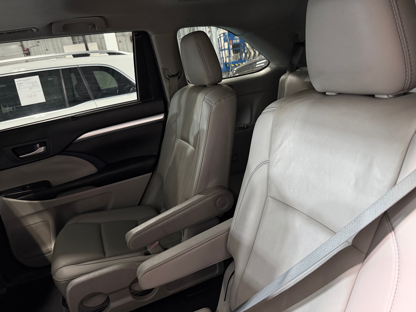 Thumbnail: 2019 Toyota Highlander - 5