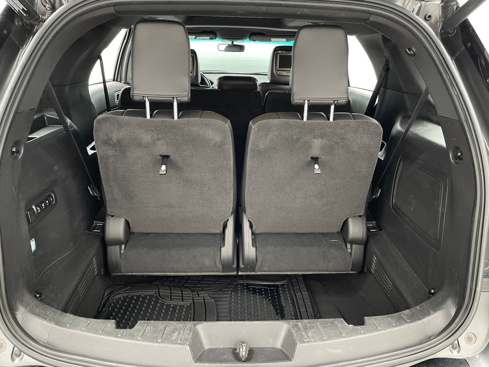 Thumbnail: 2015 Ford Explorer - 6