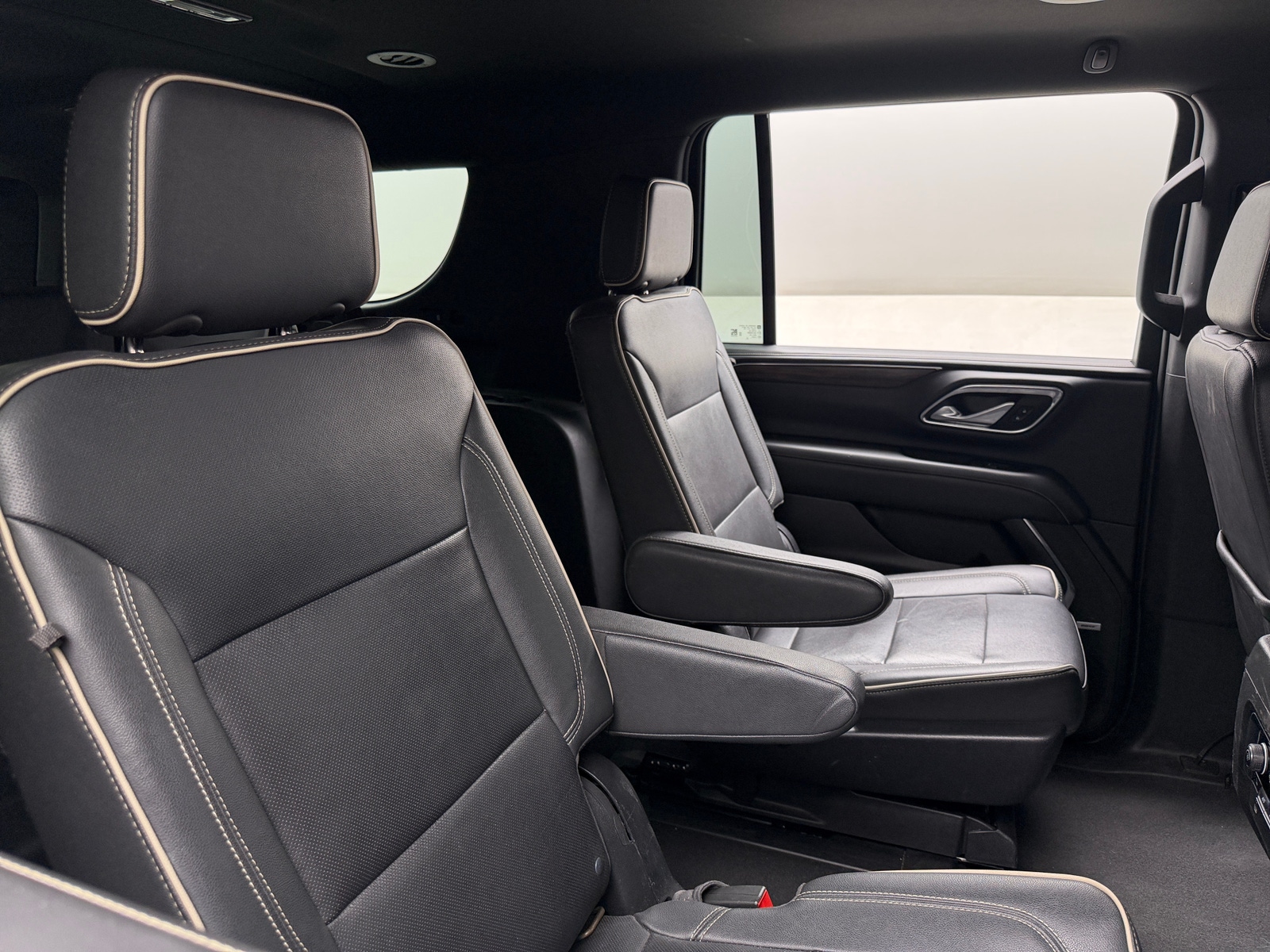 Thumbnail: 2022 Chevrolet Suburban - 5