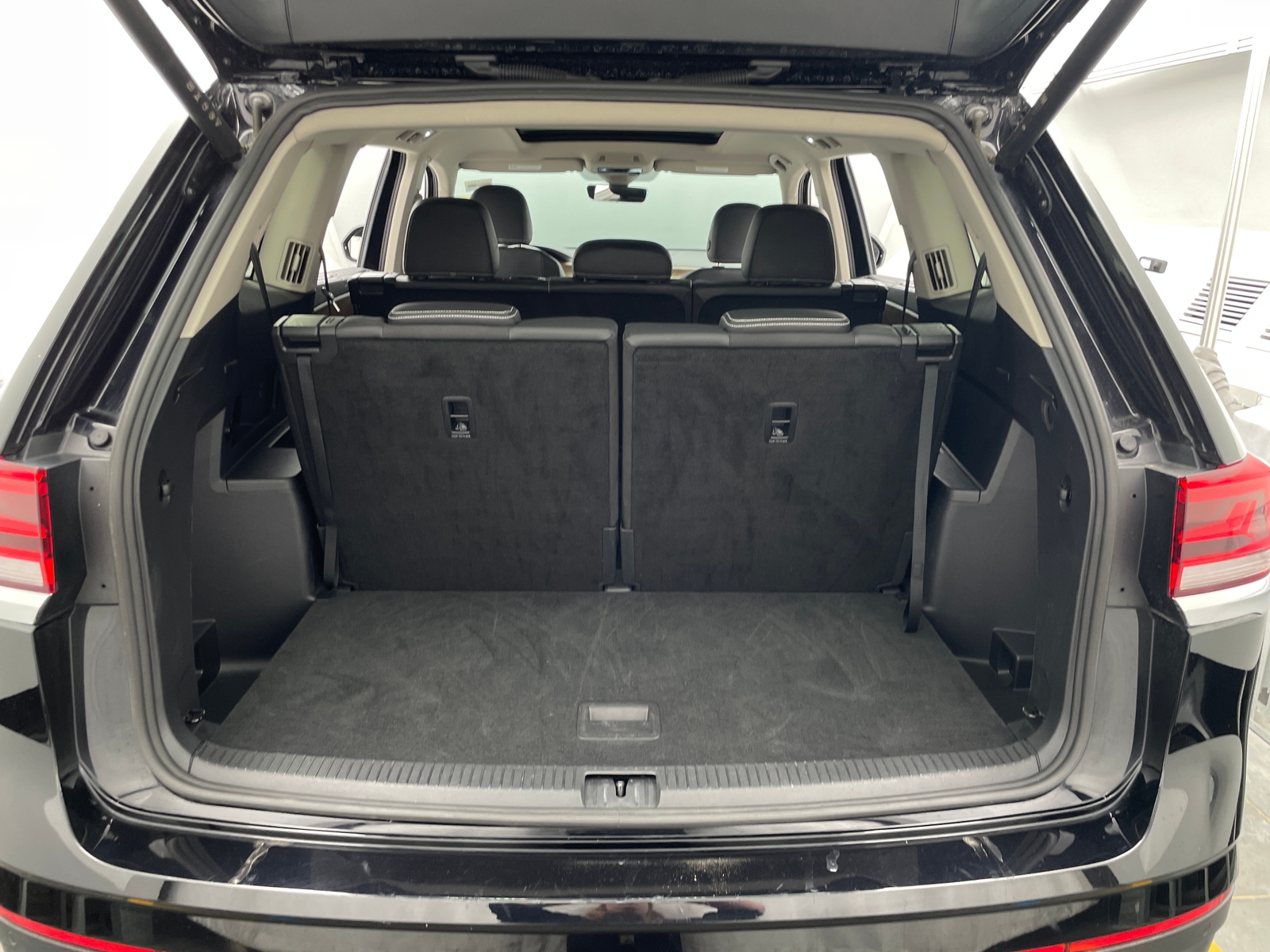 Thumbnail: 2026 Volkswagen Atlas - 6