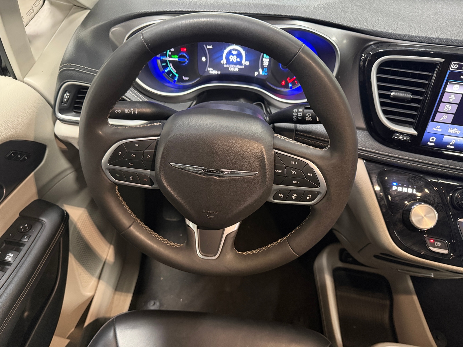 Thumbnail: 2024 Chrysler Pacifica - 4