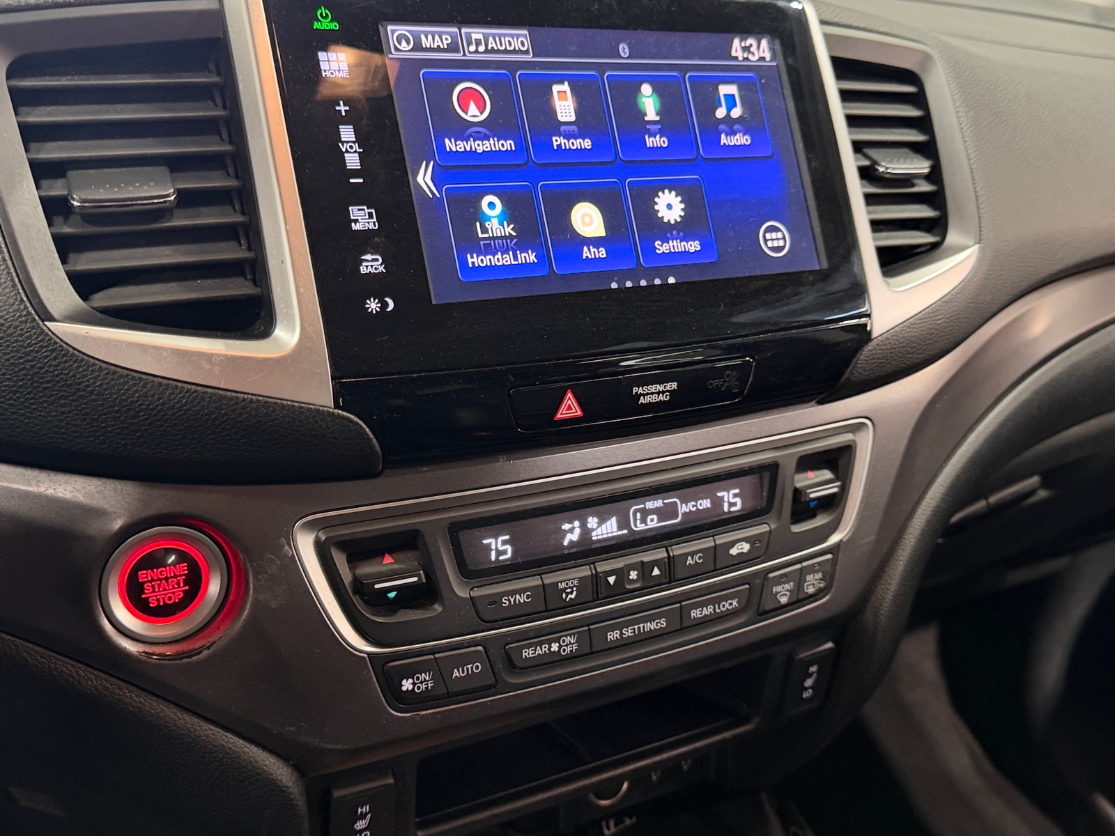 Thumbnail: 2016 Honda Pilot - 3