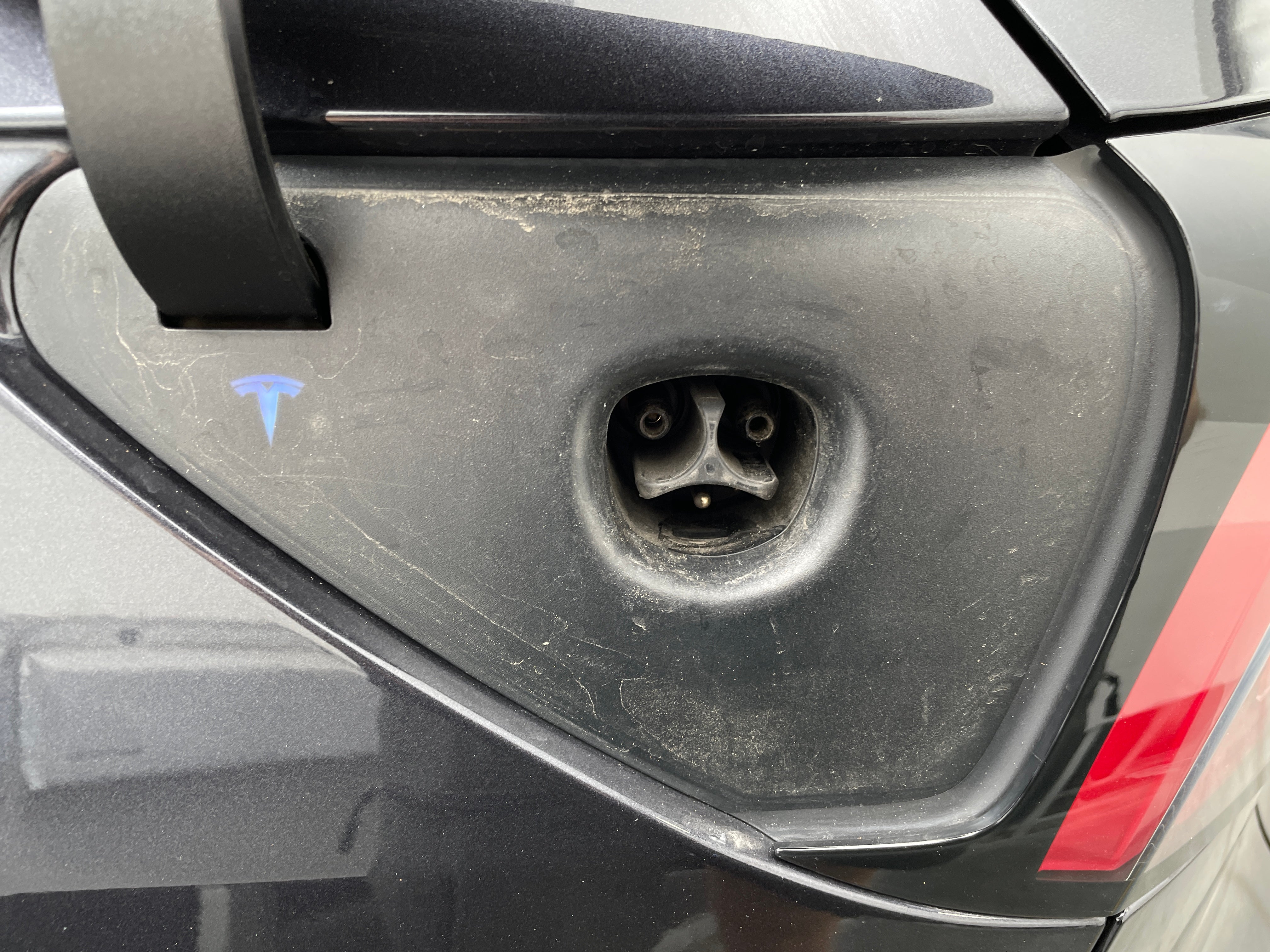 Used 2024 Tesla Model Y Long Range with VIN 7SAYGDEDXRF133593 for sale in Auburn, WA