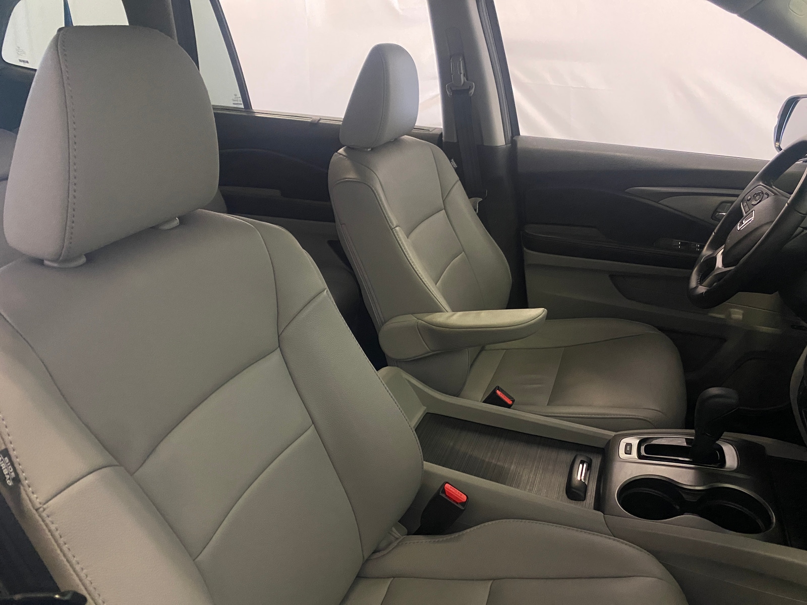 Thumbnail: 2019 Honda Pilot - 2