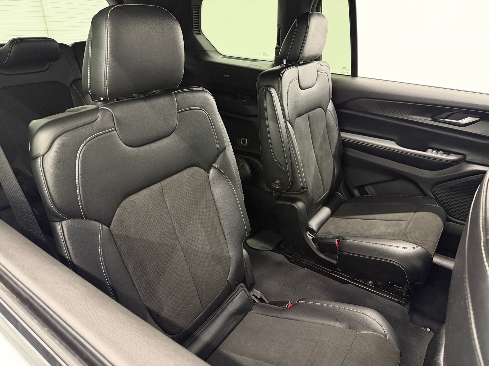 Thumbnail: 2023 Jeep Grand Cherokee L - 5
