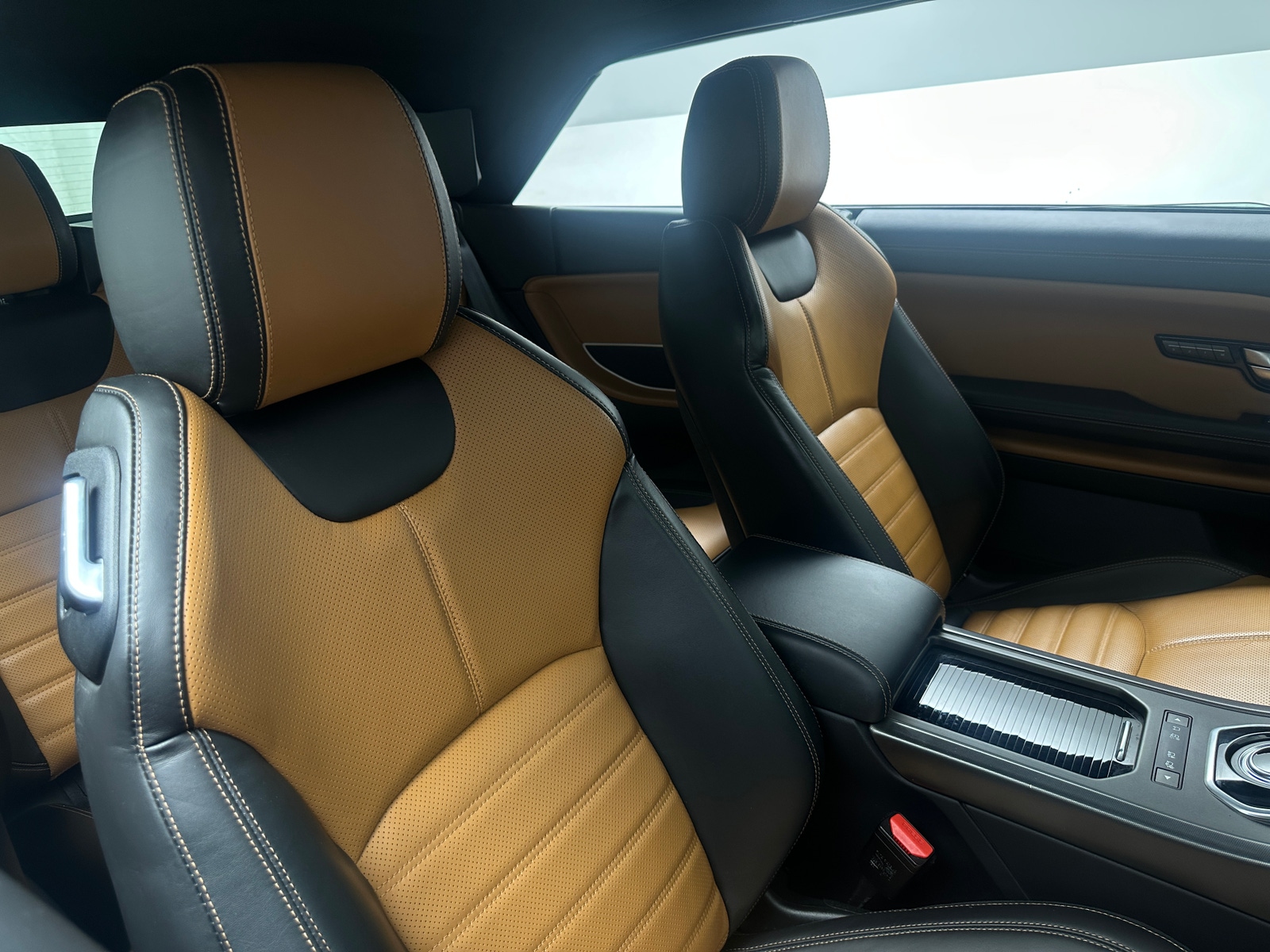 Thumbnail: 2019 Land Rover Range Rover Evoque - 2