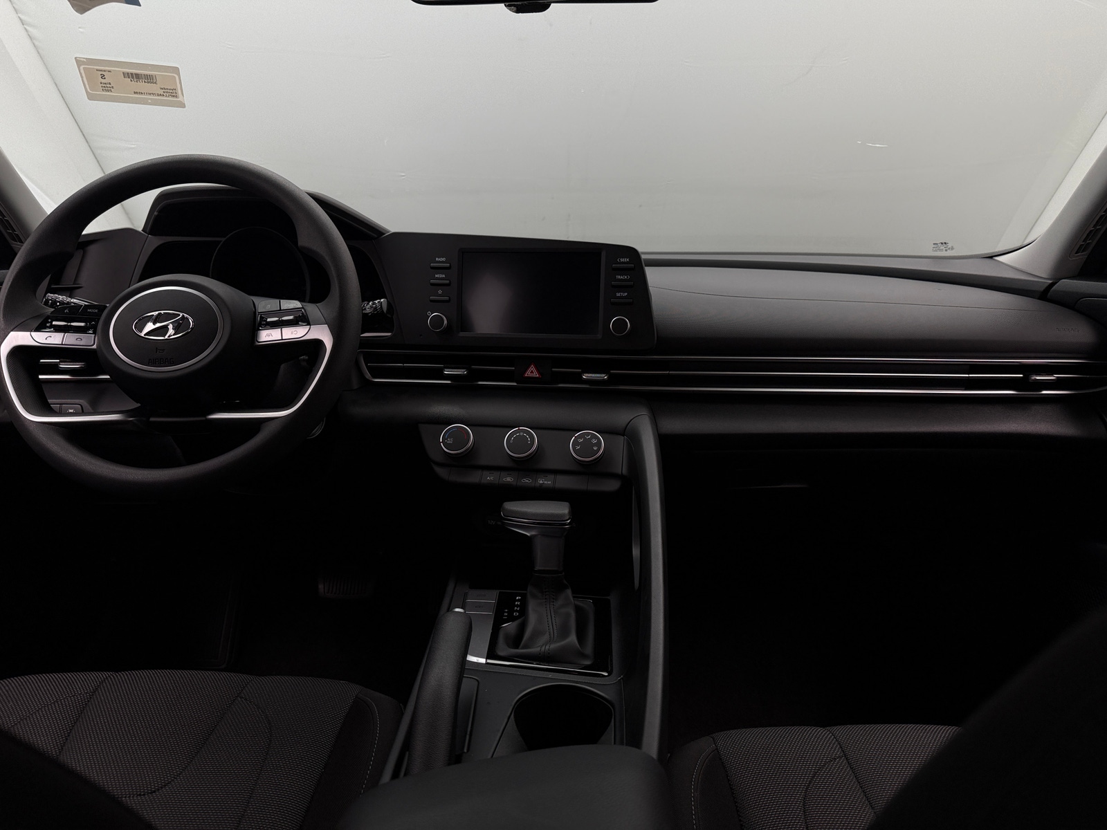 Thumbnail: 2023 Hyundai Elantra - 3