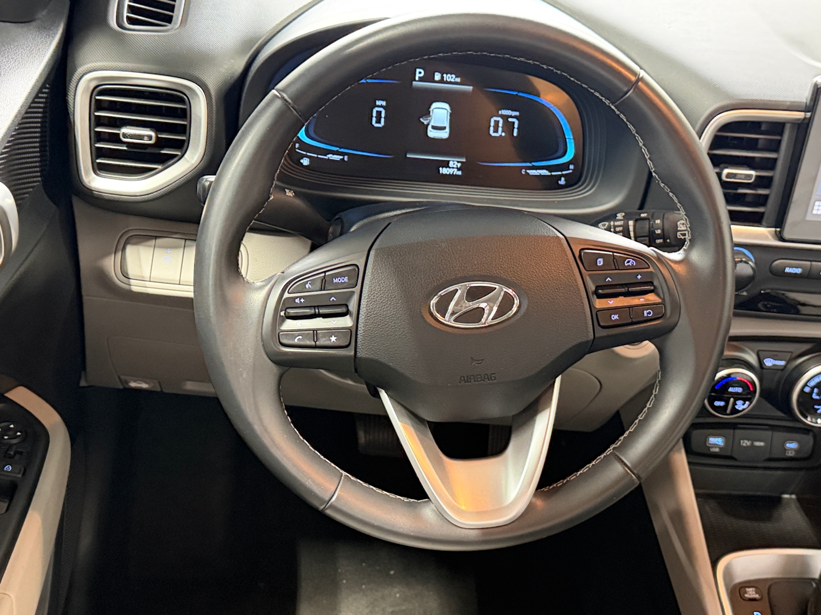Thumbnail: 2025 Hyundai Venue - 5