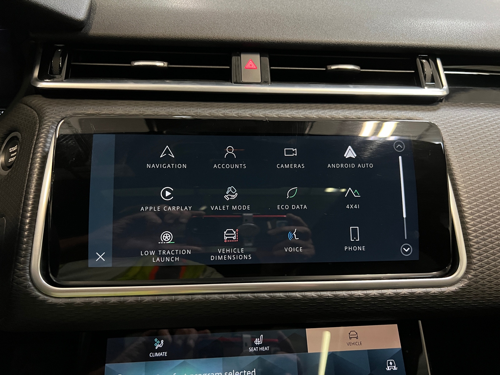 Thumbnail: 2021 Land Rover Range Rover Velar - 3